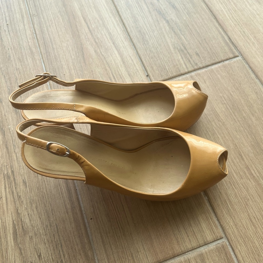 Guiseppe zanotti Tan pumps peep toe Sandals